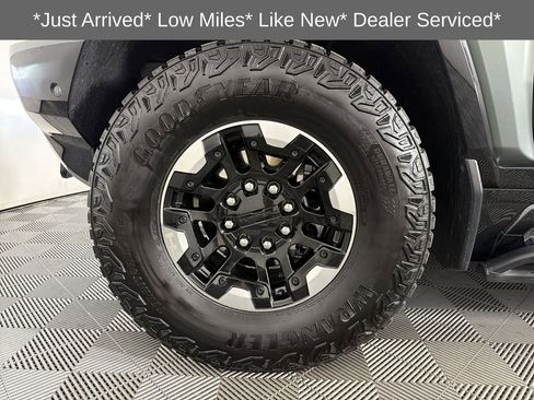 Used 2024 GMC Hummer EV 3X w/ Extreme Off-Road Package image 9