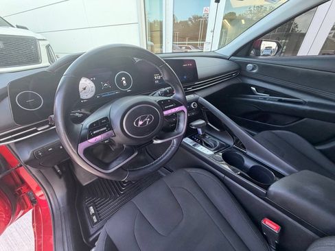 Used 2023 Hyundai Elantra SEL w/ Convenience Package FWD image 15