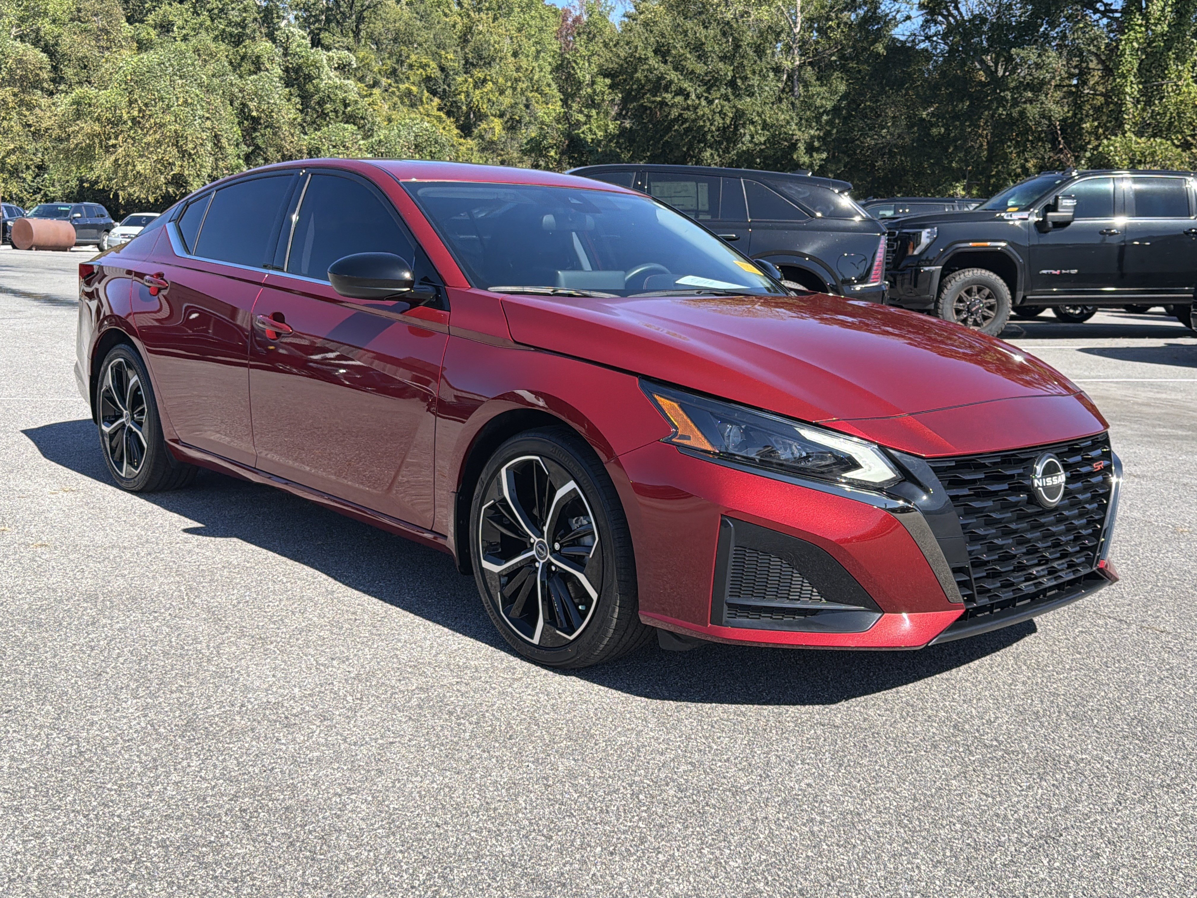 Used 2023 Nissan Altima 2.5 SR w/ SR Premium Package FWD image 3