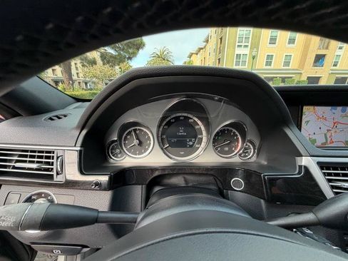 Used 2010 Mercedes-Benz E 550 Sedan image 59
