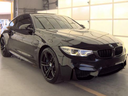 Used 2018 BMW M4 Coupe RWD image 4