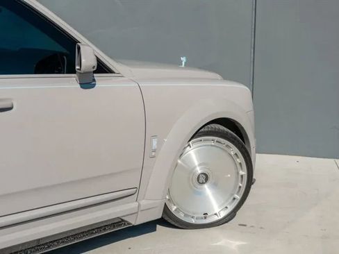 Used 2025 Rolls-Royce Cullinan Black Badge image 45