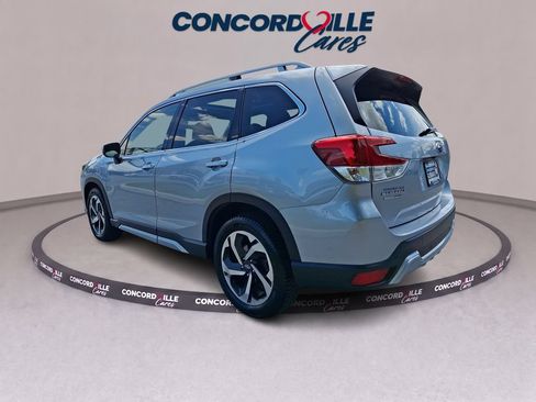 Used 2022 Subaru Forester Touring AWD/4WD image 4
