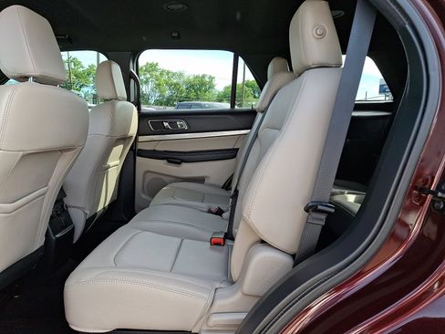 Certified 2018 Ford Explorer XLT w/ Equipment Group 202A AWD/4WD image 10