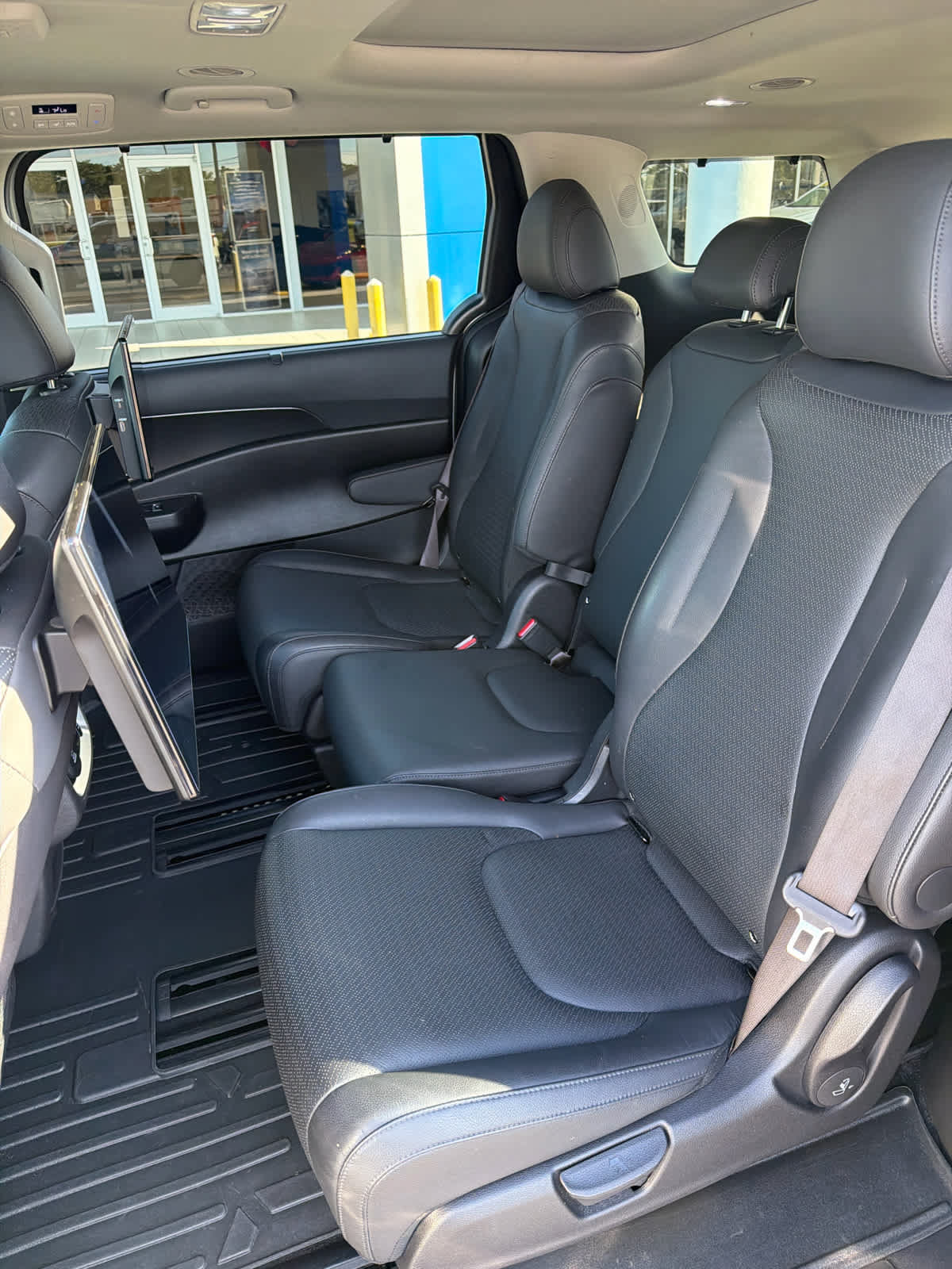 Used 2025 Kia Carnival SX Prestige FWD image 11