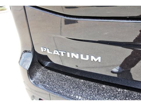 Used 2025 Ford Expedition Platinum AWD/4WD image 8