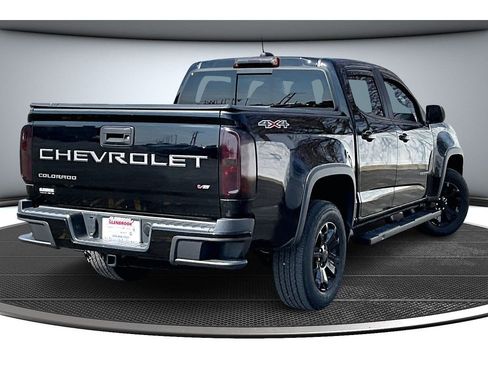 Used 2021 Chevrolet Colorado LT w/ LT Convenience Package image 12