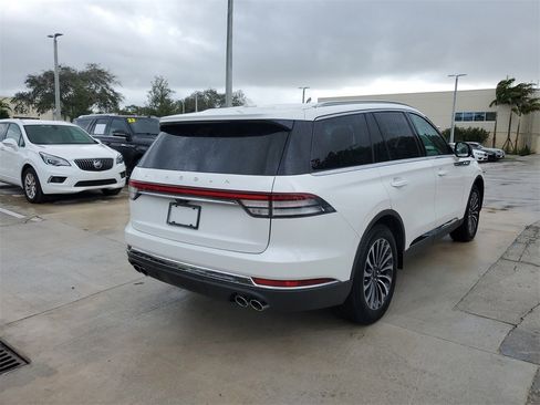 Certified 2023 Lincoln Aviator 2WD w/ Premium Package image 4