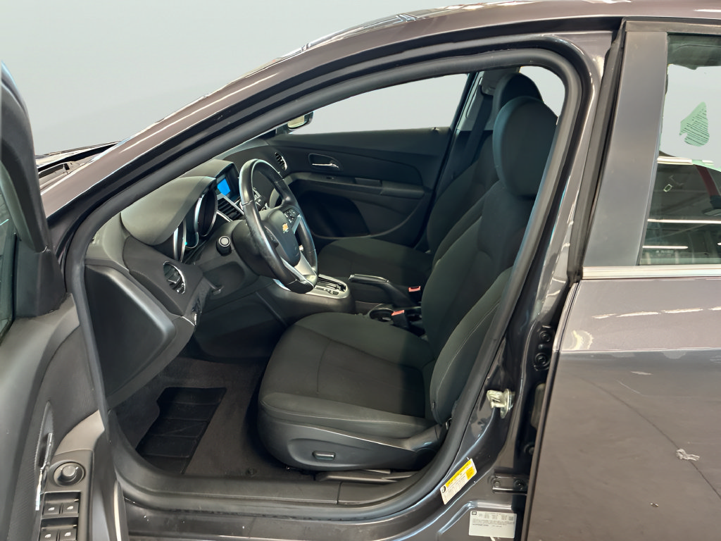 Used 2011 Chevrolet Cruze LT FWD image 16