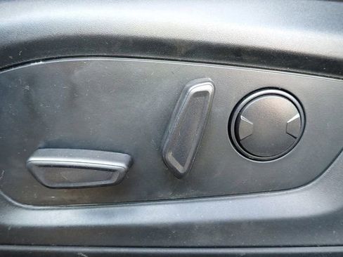 Used 2023 Ford Explorer XLT w/ Equipment Group 202A image 24