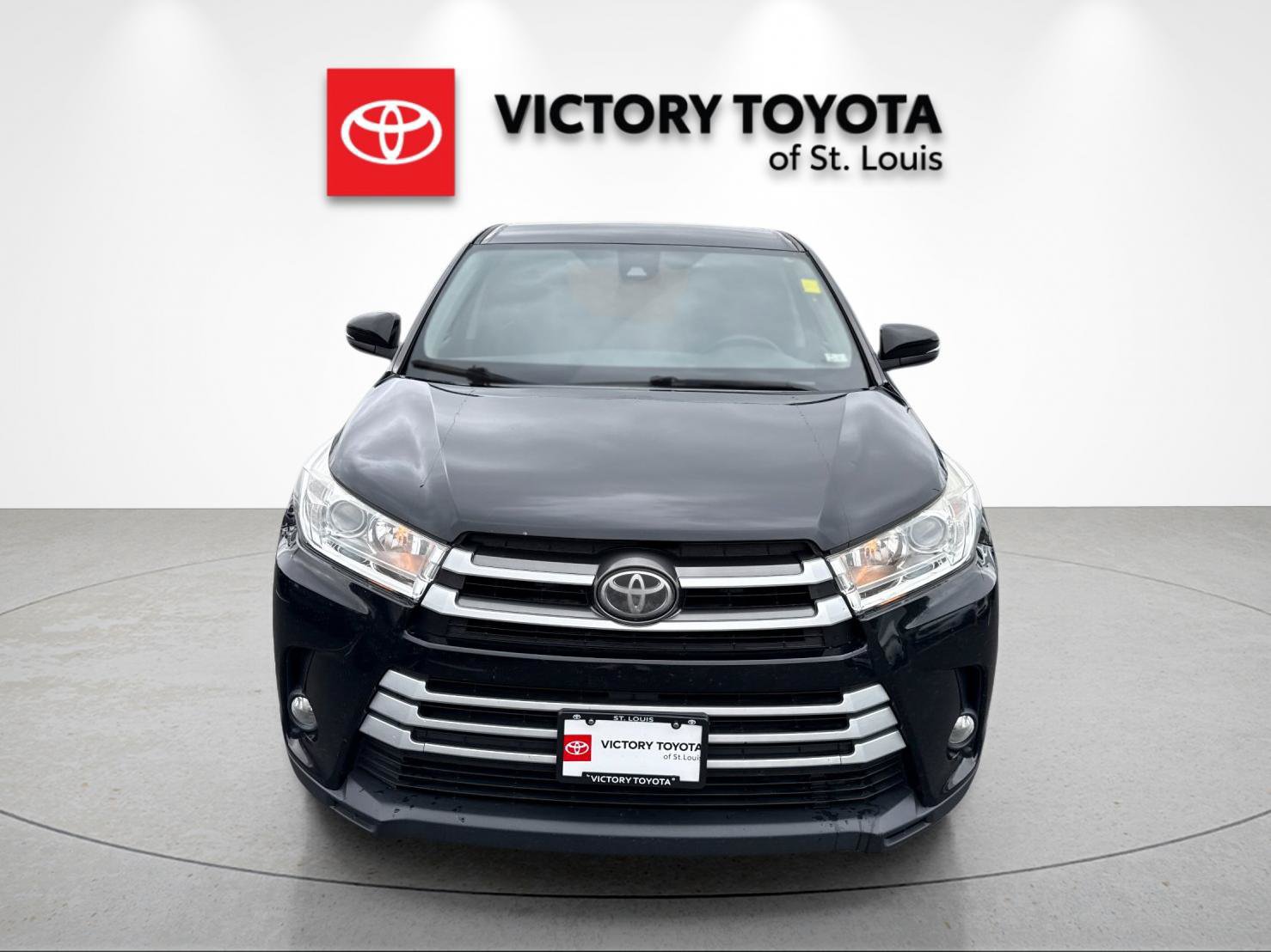 Used 2017 Toyota Highlander Plus AWD/4WD image 8