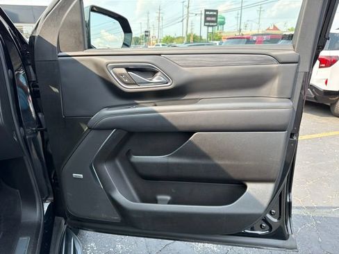 Certified 2023 GMC Yukon XL SLT w/ SLT Premium Package AWD/4WD image 22