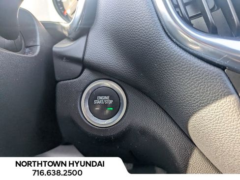 Used 2021 Chevrolet Equinox LT image 17