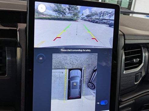 Certified 2022 Ford Expedition Platinum image 32