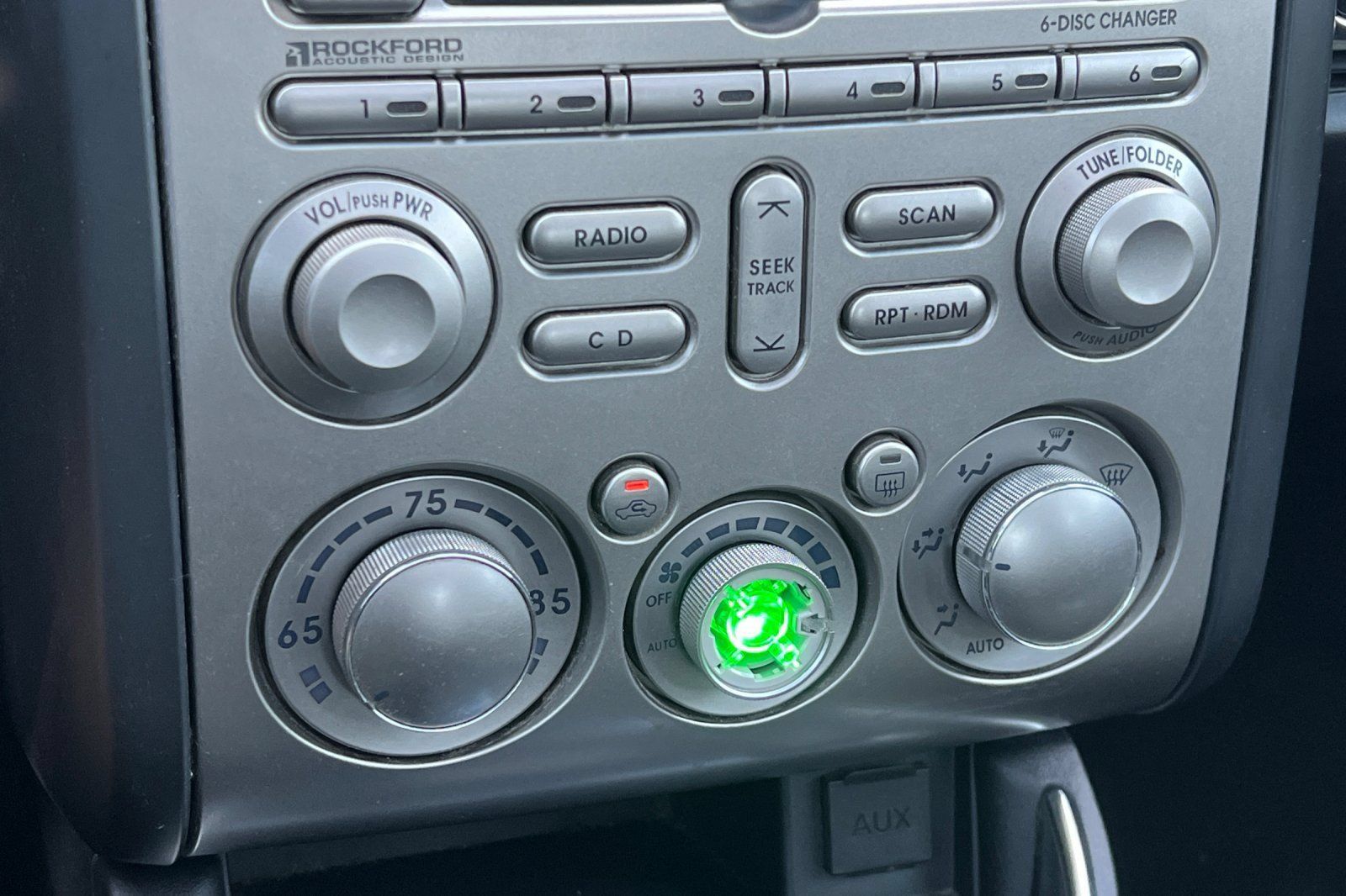 Used 2011 Mitsubishi Galant FWD image 21