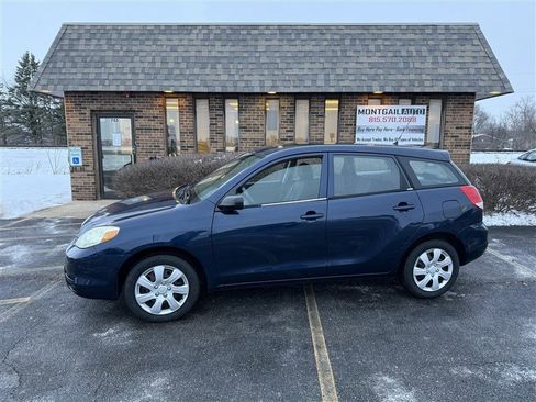 Used 2004 Toyota Matrix XR image 1