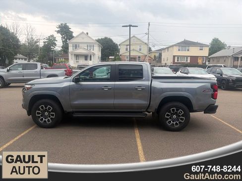 Used 2023 Chevrolet Colorado Z71 w/ Z71 Convenience Package 2 AWD/4WD image 4