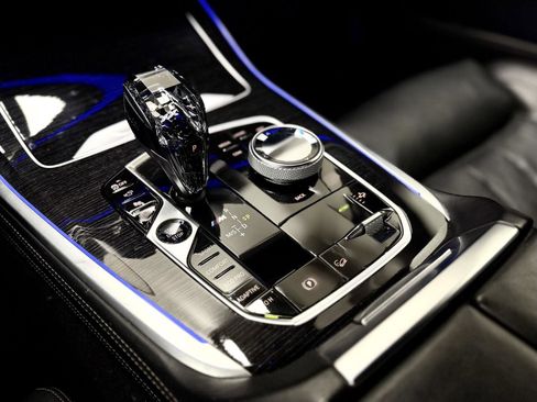 Used 2020 BMW X7 M50i w/ Dynamic Handling Package image 25