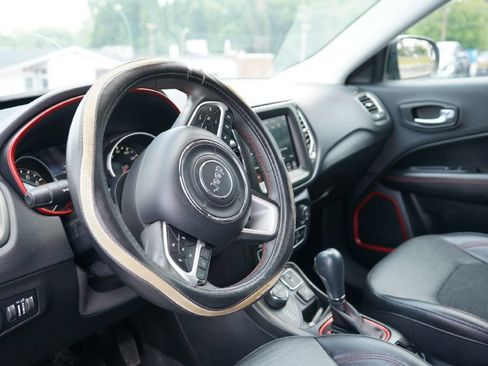 Used 2021 Jeep Compass Trailhawk AWD/4WD image 4