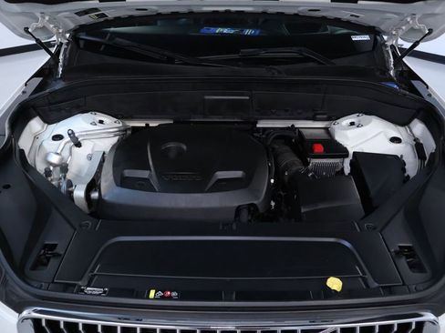 Used 2020 Volvo XC90 T6 Momentum image 41