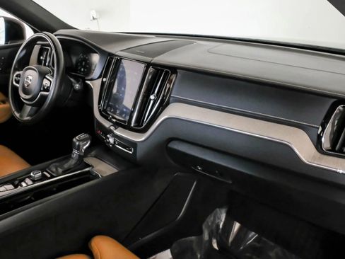 Used 2019 Volvo XC60 T5 Inscription w/ Protection Package Premier FWD image 12