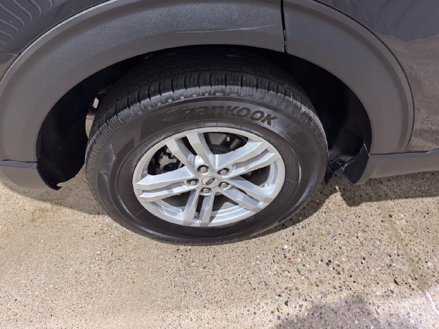 Used 2024 Ford Explorer XLT AWD/4WD image 29