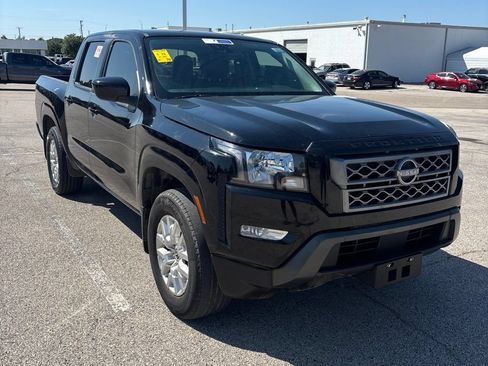 Used 2024 Nissan Frontier SV w/ SV Convenience Package RWD image 3