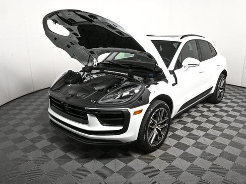 Certified 2026 Porsche Macan AWD/4WD image 35