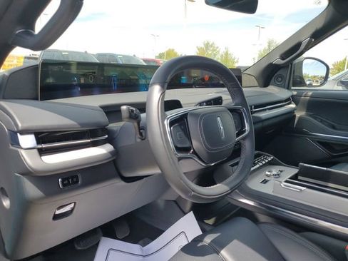 Used 2025 Lincoln Navigator Reserve w/ Jet Appearance Package AWD/4WD image 8
