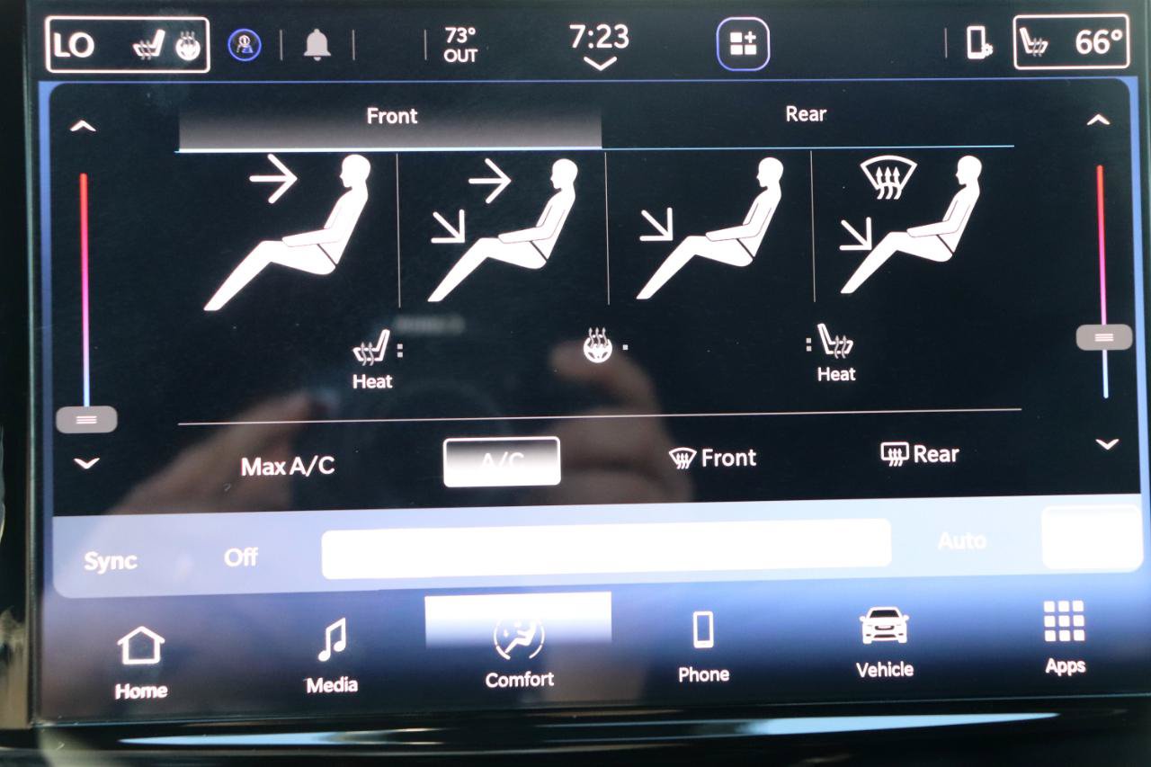 Used 2027 Chrysler Pacifica Select FWD image 39