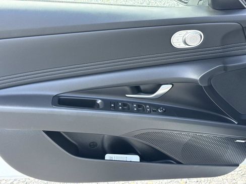 New 2026 Hyundai Elantra Limited FWD image 9