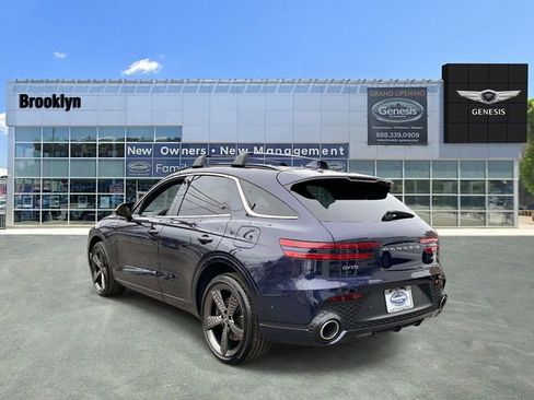 Used 2025 Genesis GV70 3.5T Sport w/ Sport Advanced Package AWD/4WD image 7