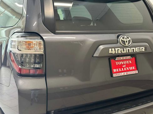 Certified 2021 Toyota 4Runner SR5 Premium w/ Moonroof Package AWD/4WD image 7