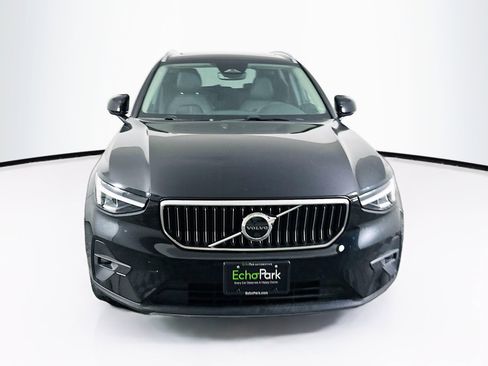 Used 2023 Volvo XC40 B5 Plus w/ Driver Assist Package image 2