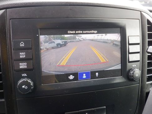 Used 2023 Mercedes-Benz Metris image 20