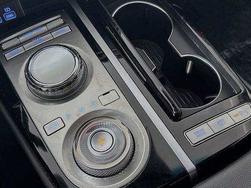 Used 2023 Genesis G80 2.5T image 7