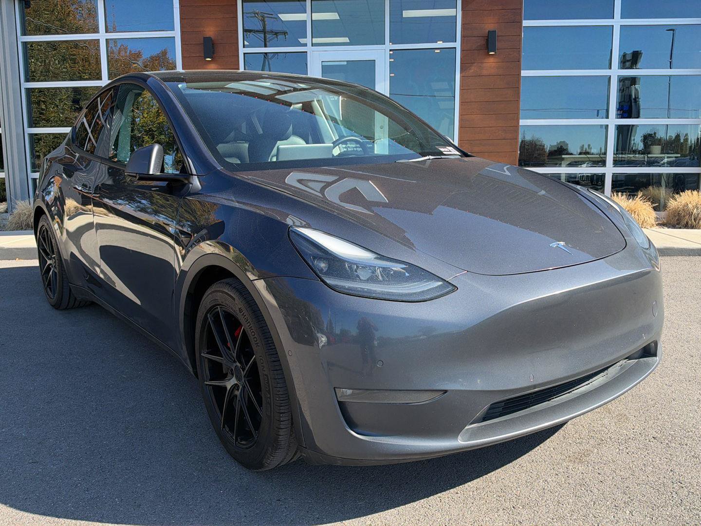 Used 2021 Tesla Model Y Performance AWD/4WD image 2