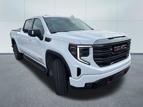 Used 2024 GMC Sierra 1500 AT4 w/ AT4 Preferred Package AWD/4WD image 5