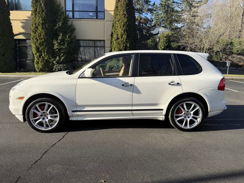 Used 2008 Porsche Cayenne GTS image 10