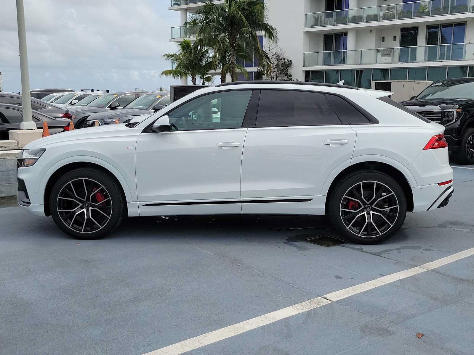 Certified 2023 Audi Q8 Premium Plus AWD/4WD image 3