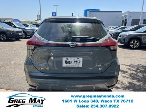 Used 2023 Nissan Kicks SV FWD image 7