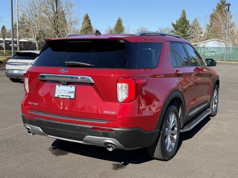 Used 2022 Ford Explorer Limited image 8
