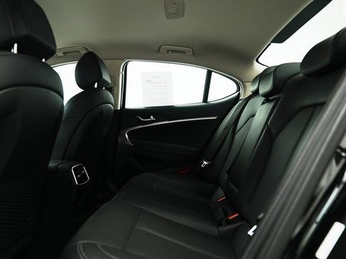 Used 2025 Genesis G70 2.5T image 26