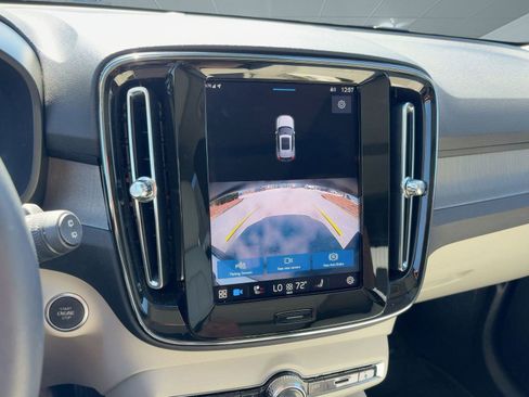 Certified 2023 Volvo XC40 B5 Plus w/ Climate Package image 22