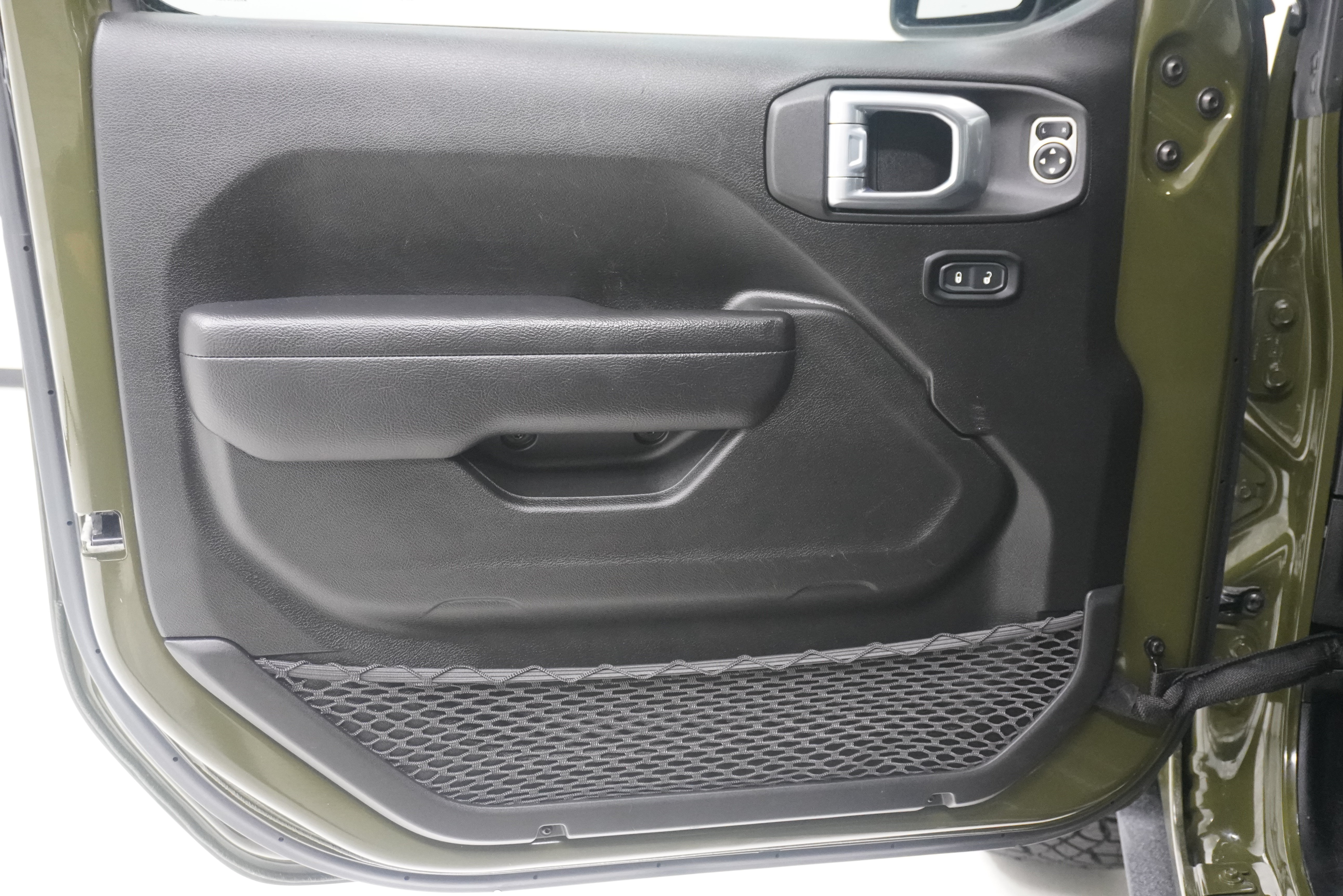 Used 2024 Jeep Wrangler Unlimited Sport AWD/4WD image 17