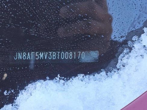 Used 2011 Nissan Juke SV image 12