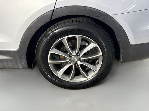 Used 2018 Hyundai Santa Fe SE FWD image 36