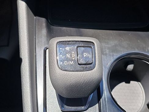Used 2023 Nissan Rogue S AWD/4WD image 17
