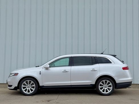 Used 2016 Lincoln MKT AWD w/ Equipment Group 201A image 4