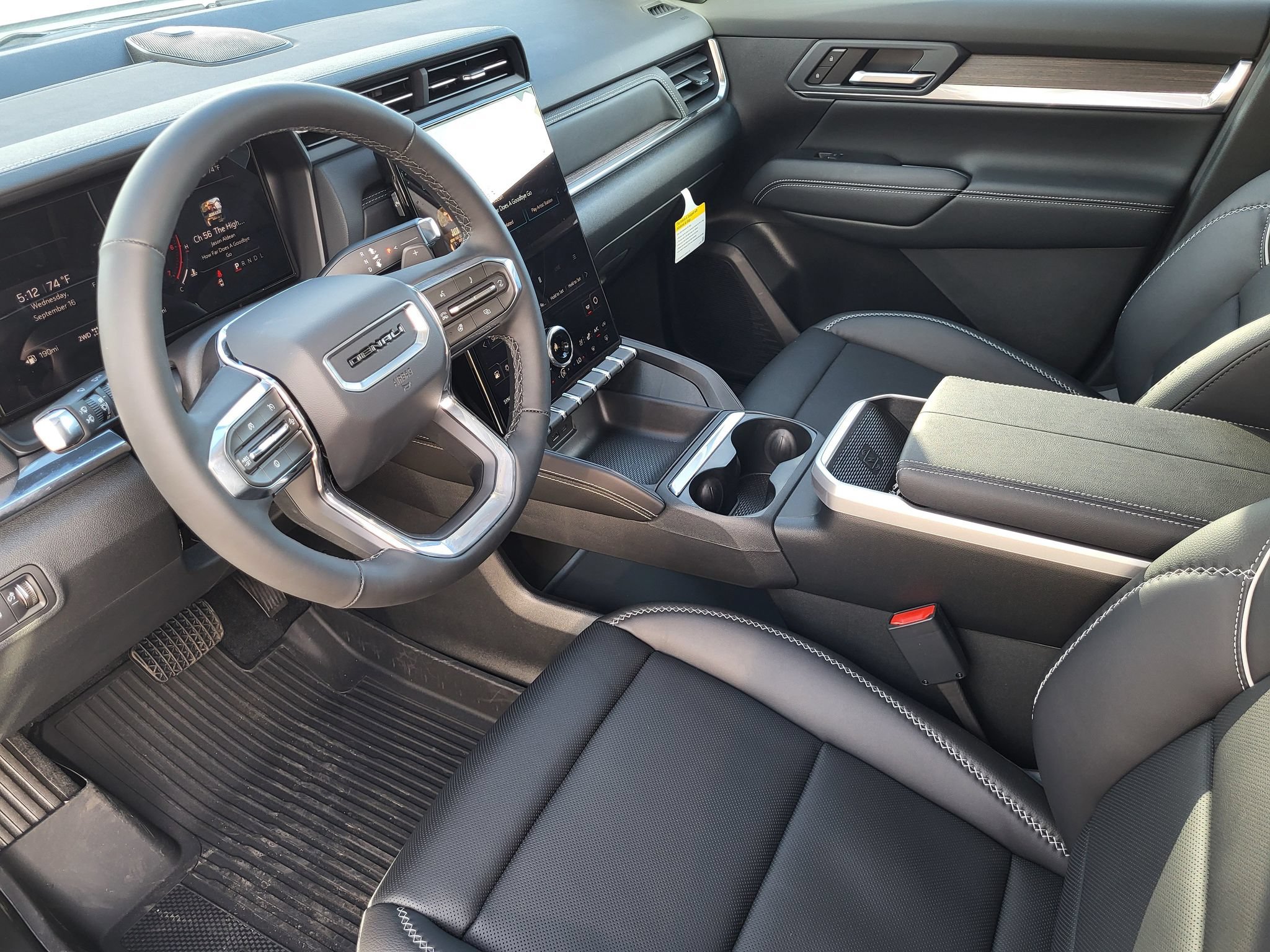 New 2027 GMC Terrain Denali w/ LPO, Floor Liner Package AWD/4WD image 8
